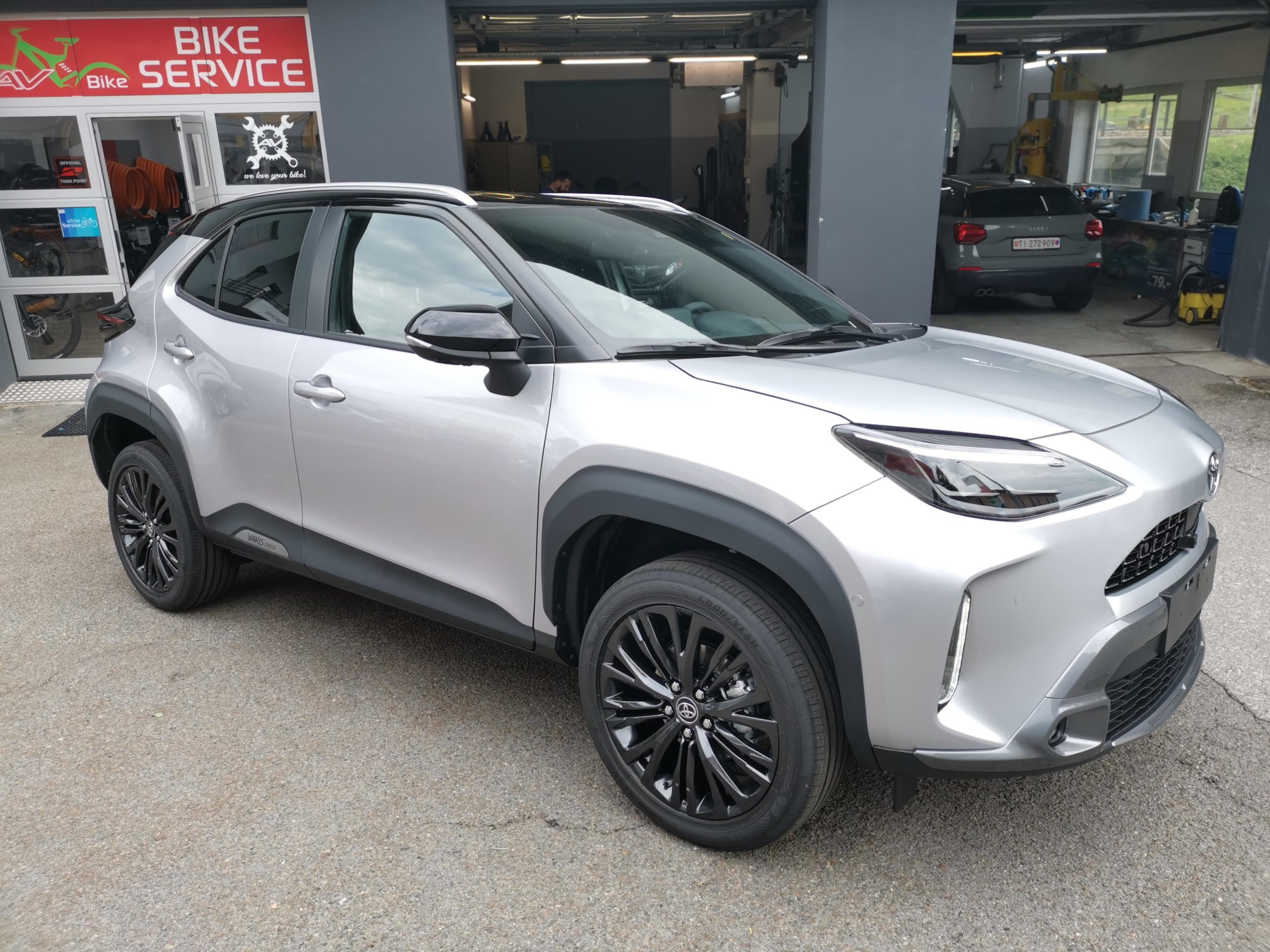 Nuova Km 0 TOYOTA Yaris Cross 1.5 Adventure e-CVT 4X4/Ibrida/Automatica