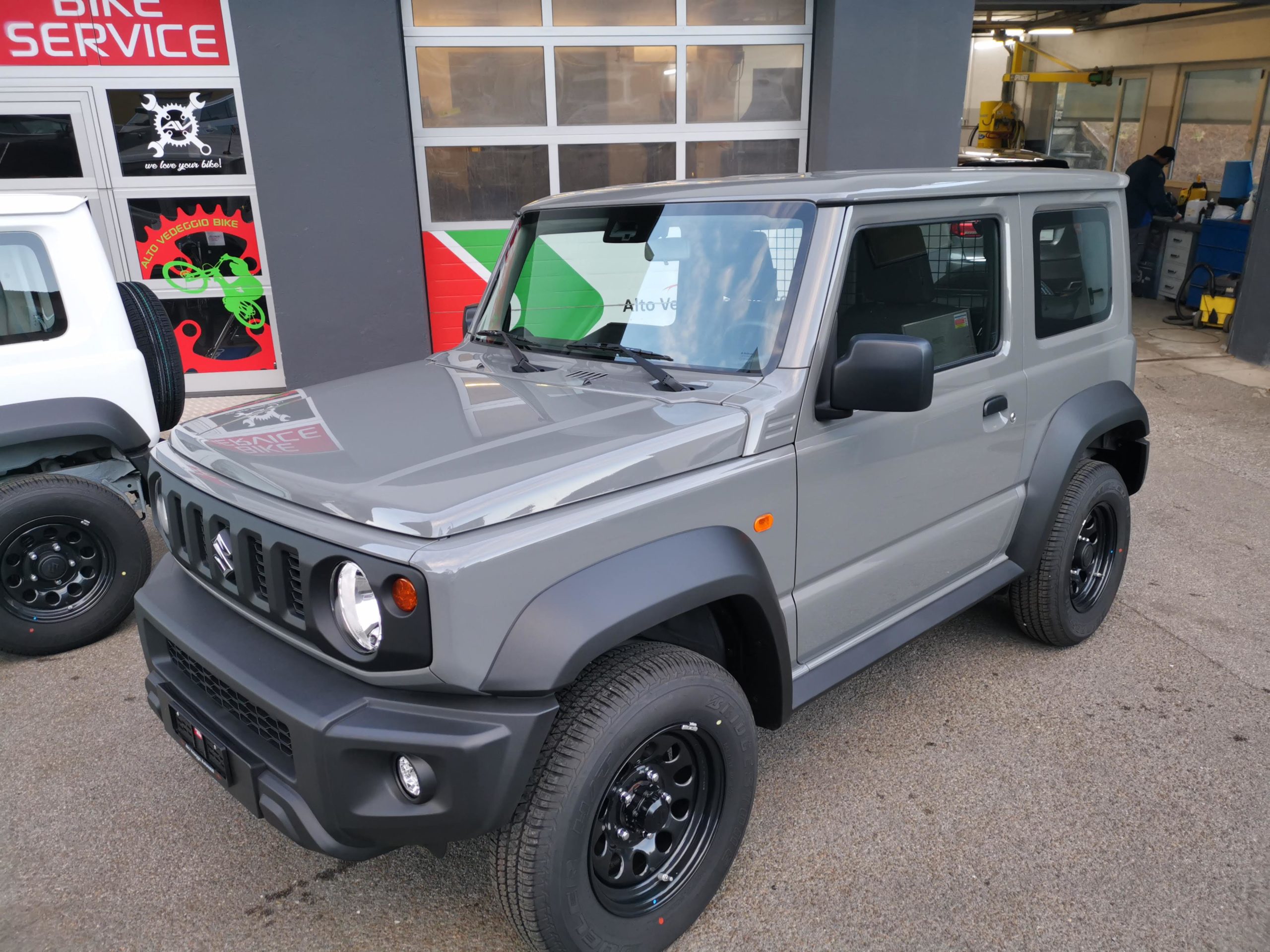 Nuova Km 0 SUZUKI Jimny 1.5 4x4