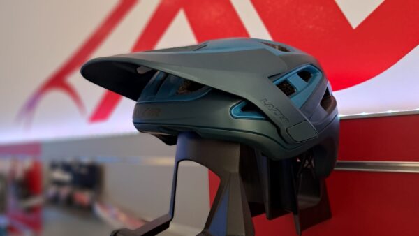 CASCO LAZER MTB JAKAL MIPS
